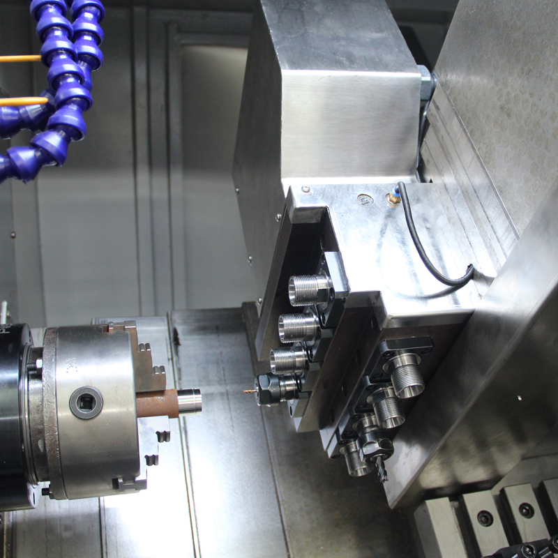 CNC旋盤機械を旋削およびフライス盤する中国の工場